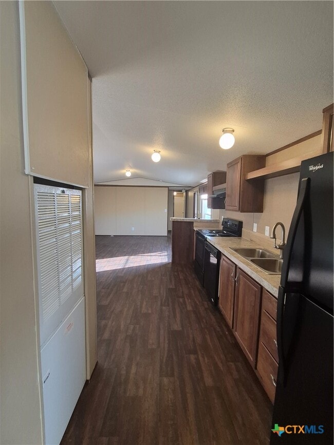 Building Photo - 1911 Wald Rd