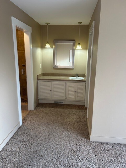 Building Photo - 1008 Poly Dr