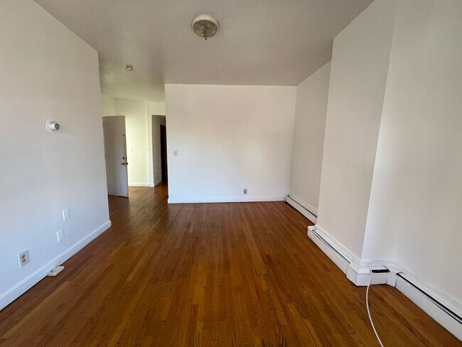 Building Photo - 846 Huntington Ave