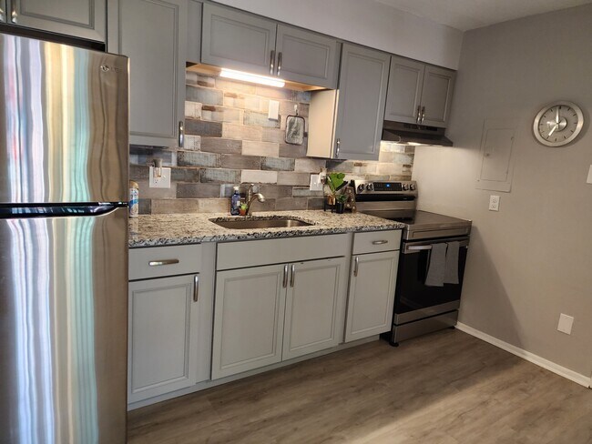 Building Photo - 8211 12th Way N