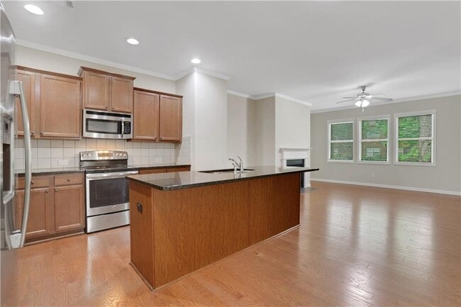 Building Photo - 1300 Hopkins Dr