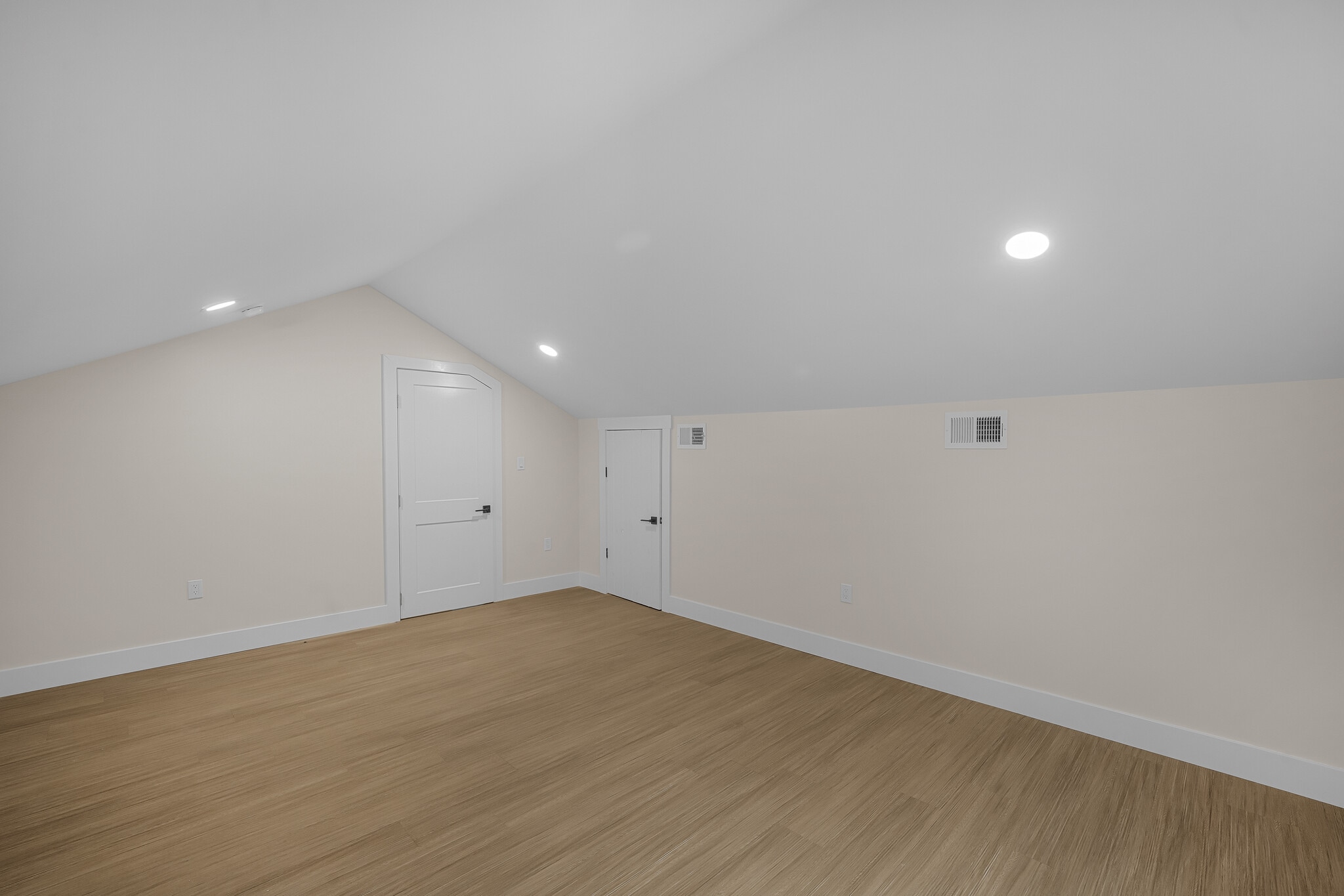 Building Photo - 71 Dreamland Park Dr