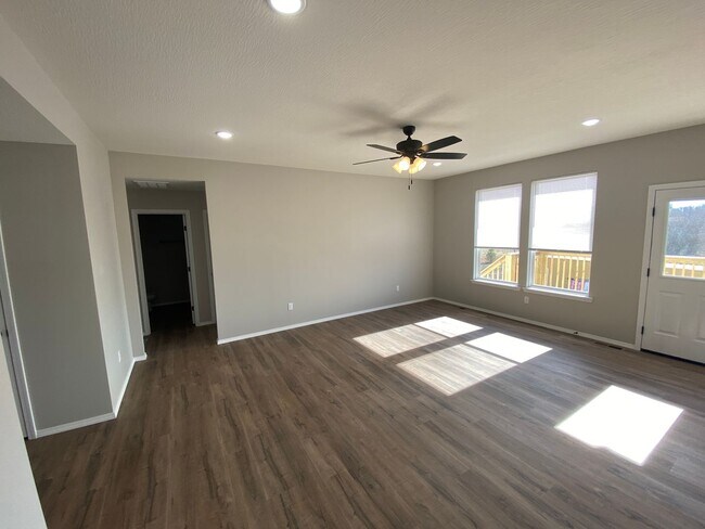 Building Photo - 213 All Spice Court