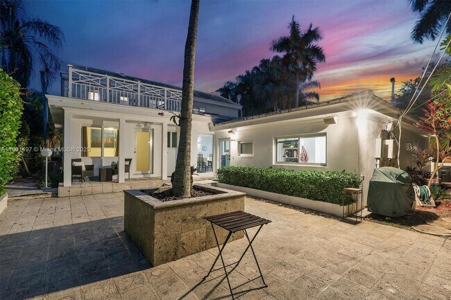 Building Photo - 9200 N Bayshore Dr