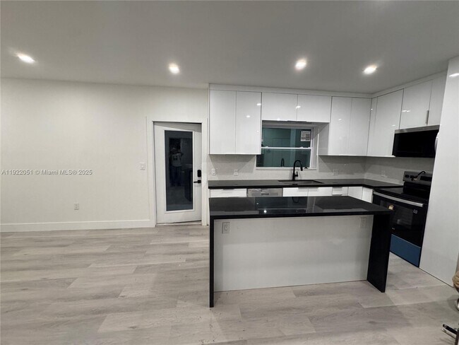 Building Photo - 2353 SW 11th Terrace