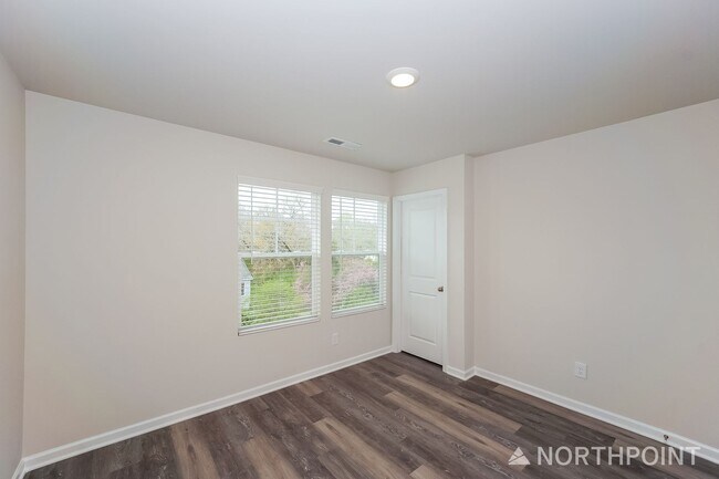 Building Photo - 3-Bedroom, 3.5 Bath Townhome for Rent in Mooresville, NC | Attached Garage & Modern Kitchen