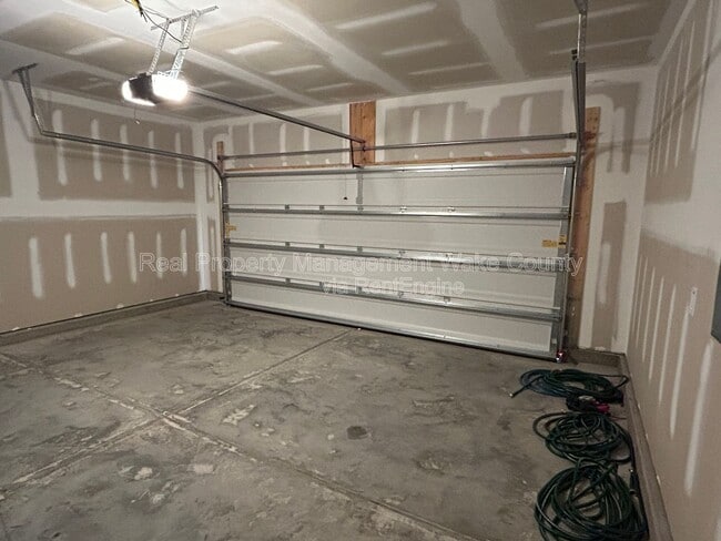 Building Photo - 2632 Pivot Rdg Dr
