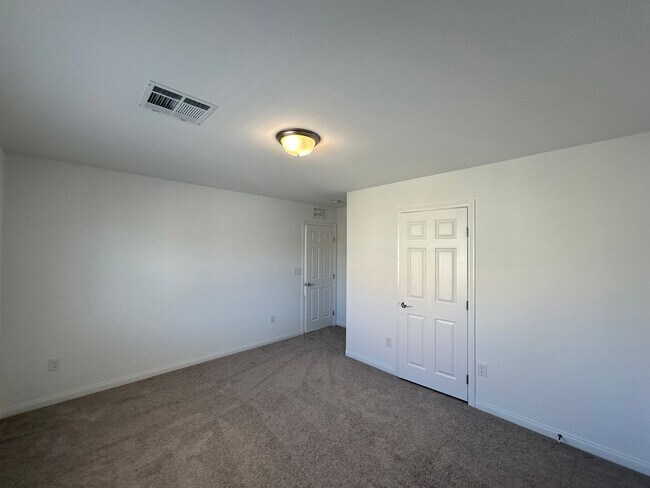 Building Photo - Robindale & Westwind