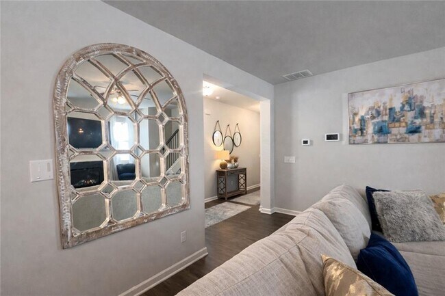 Building Photo - 182 Woodhouse Cir