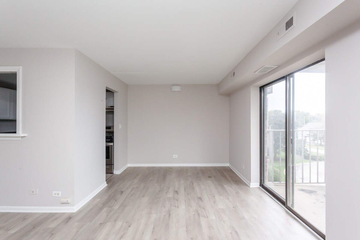 Building Photo - 1460 Fairlane Dr
