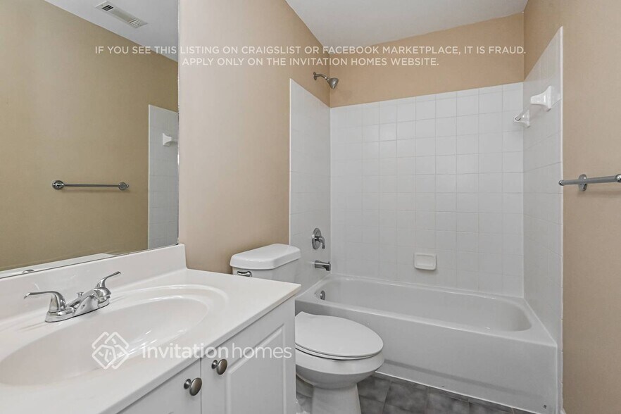 Building Photo - 940 Island Bluff Ln