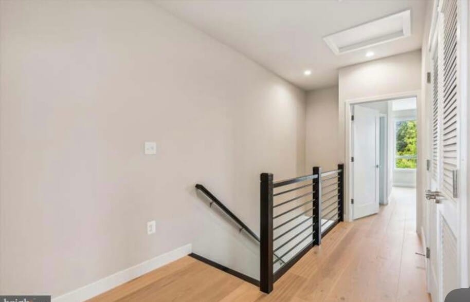 Building Photo - 4939 Call Pl SE