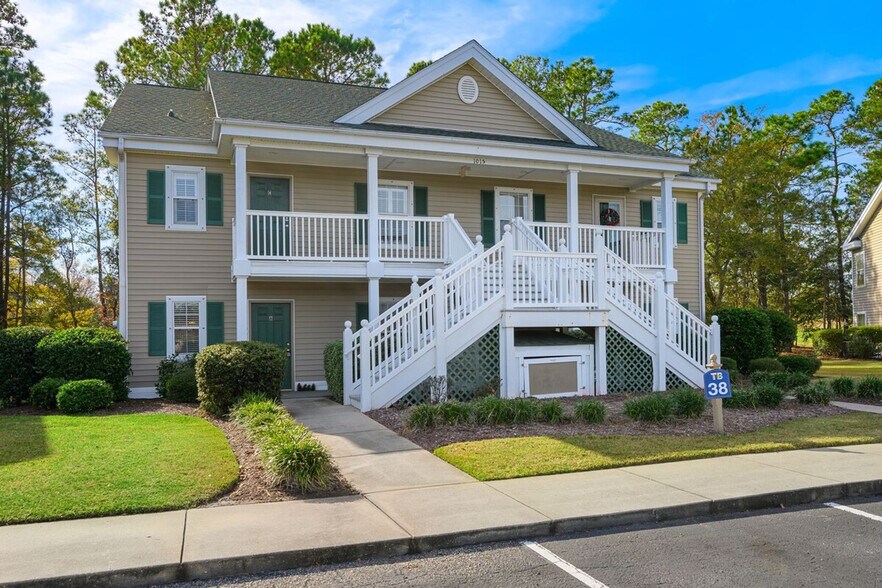 Building Photo - 987 Blue Stem Dr