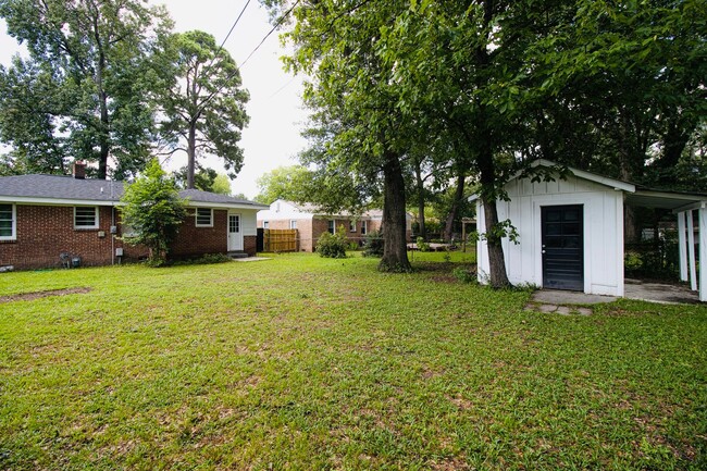 Building Photo - 3 Bedroom, 1 Bathroom Charmer in Cayce - A...