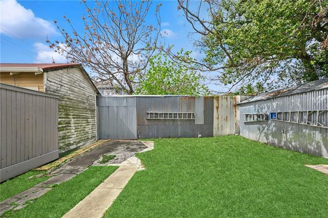 Building Photo - 1537 Annunciation St