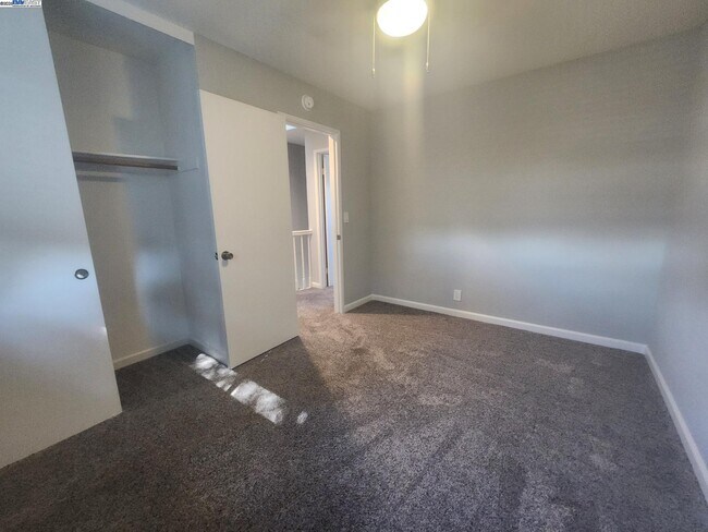 Building Photo - 2910 Yorkshire Ct