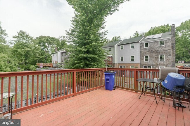 Building Photo - 5776 Yellowrose Ct