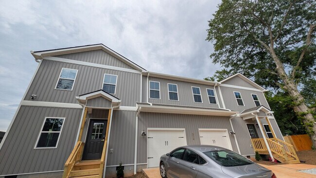 Building Photo - 314 Hillandale Rd