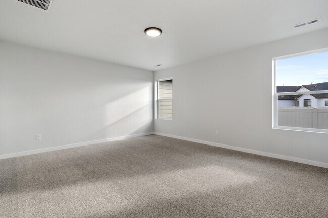 Building Photo - 7113 S Old Farm Ave