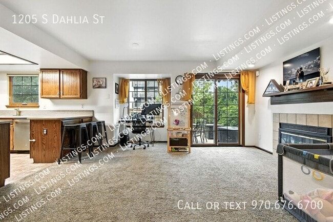 Building Photo - 1205 S Dahlia St