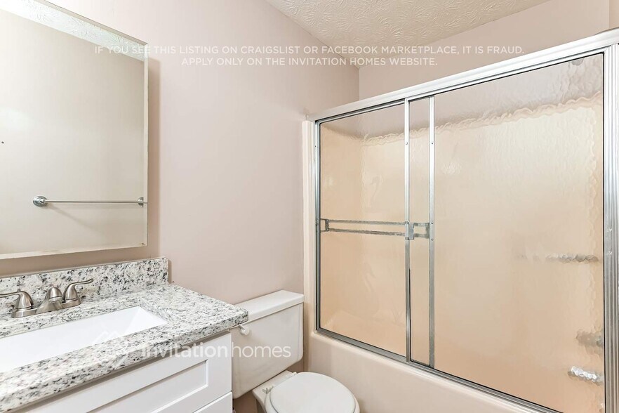 Building Photo - 1460 Sundale Dr