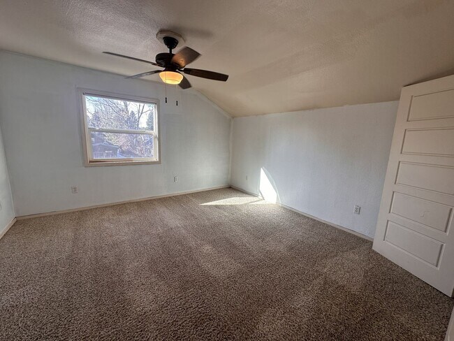 Building Photo - 3-bedroom, 2-bathroom Home