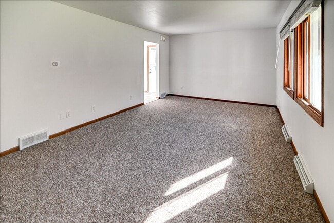 Building Photo - 4603 Dennis Dr