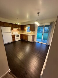 Building Photo - 502 60th St SE