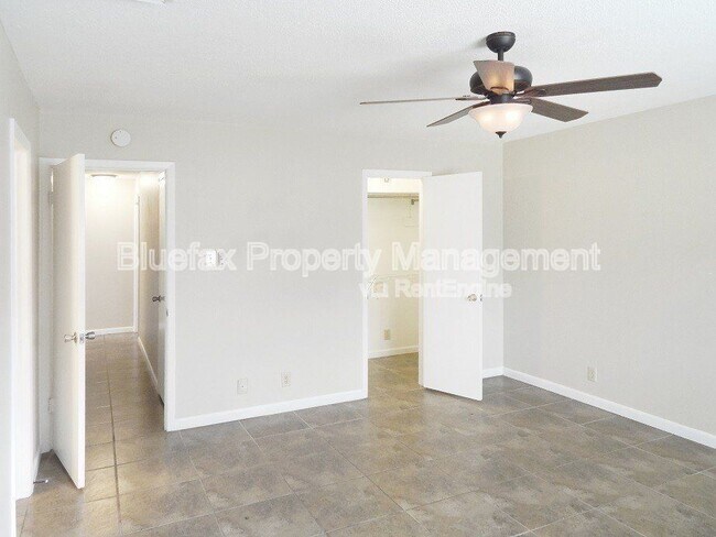 Building Photo - 10482 Tippecanoe