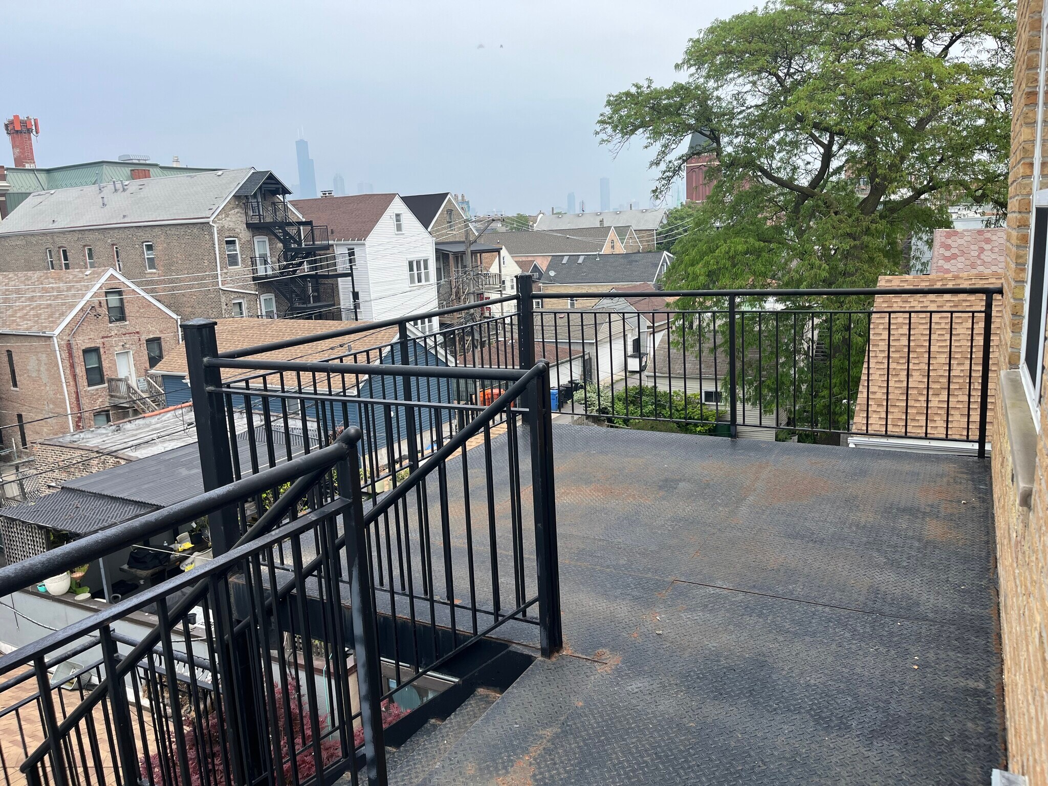 Great view of City and fireworks! - 1644 W Cullerton St