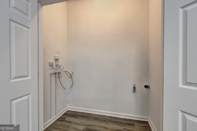 Building Photo - 1061 Cone Rd