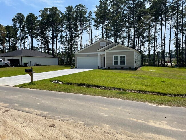 Building Photo - 1027 Harbor Dr