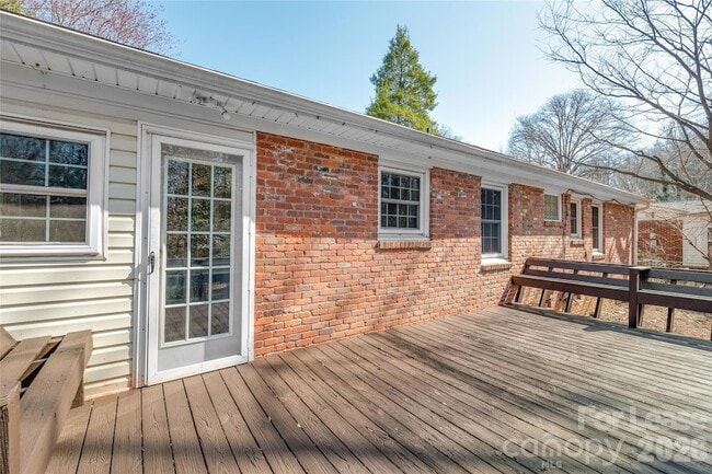 Building Photo - 4914 Kistler Ave