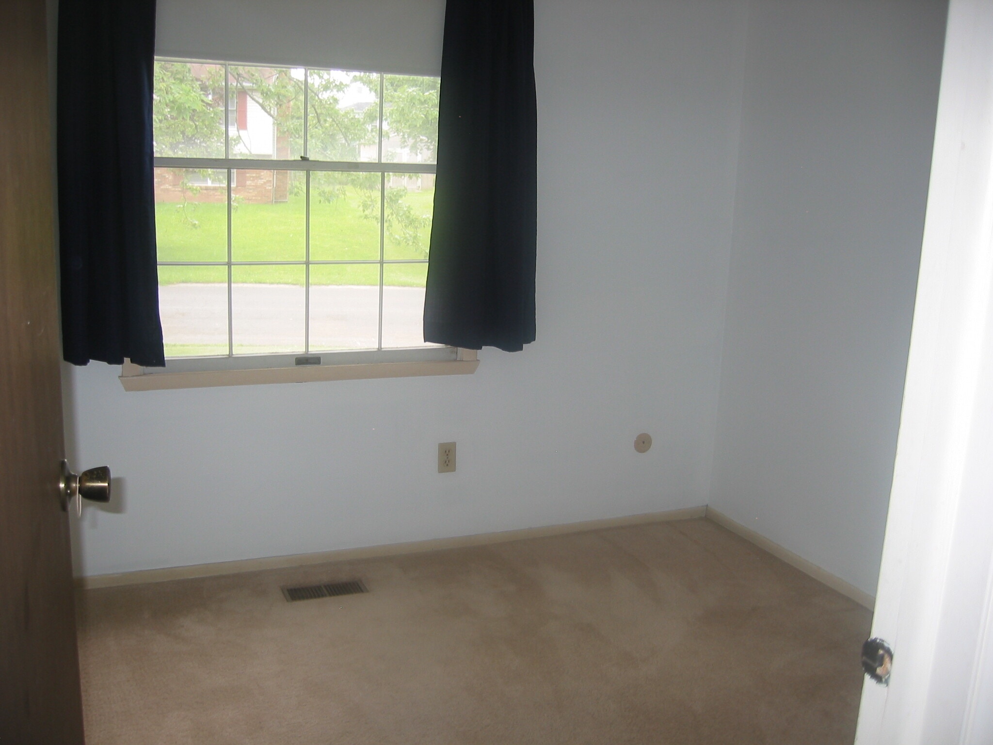 Third bedroom - 8258 Larkspur Dr