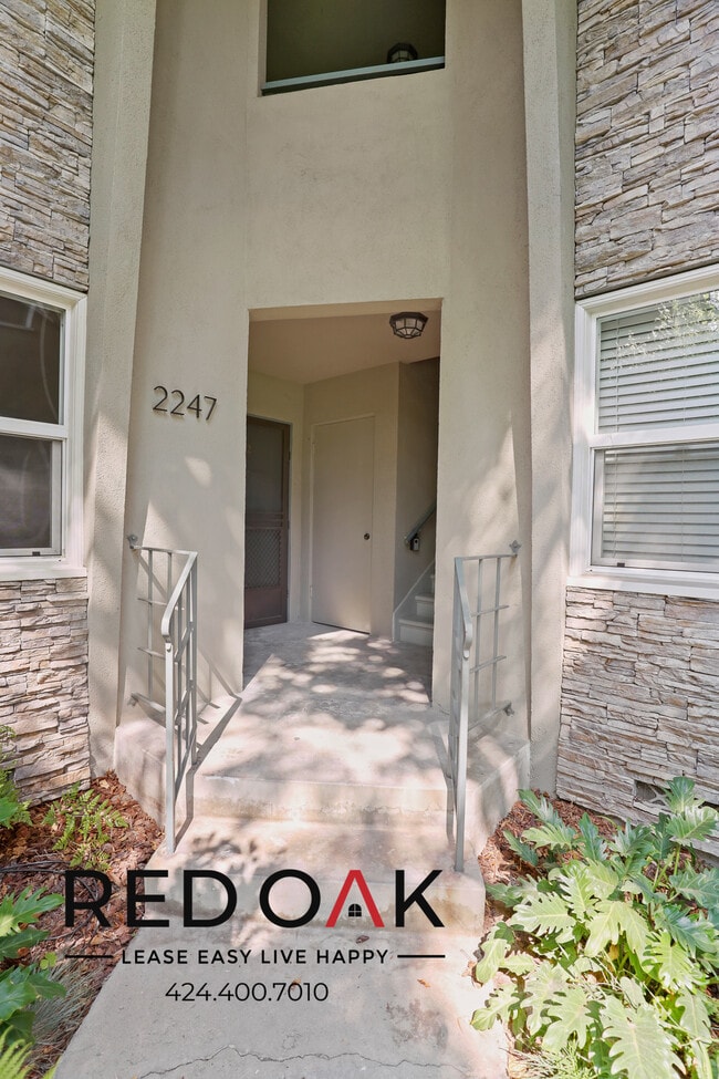 Building Photo - 2247 Merton Ave