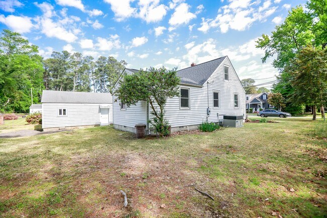 Building Photo - 209 Pennington Blvd