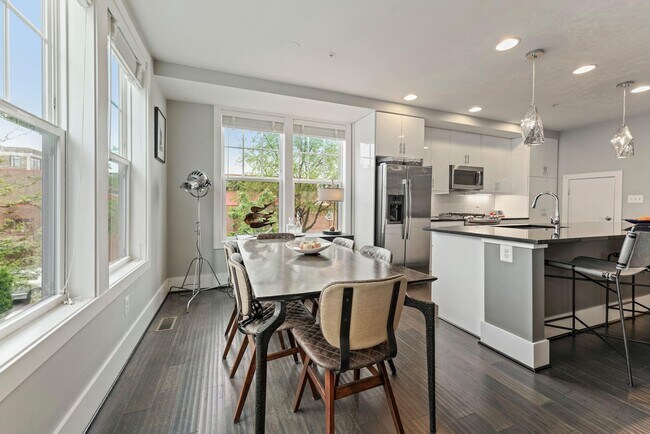 Building Photo - 783 Morton St NW