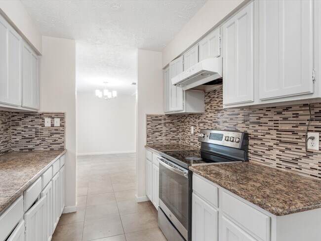 Building Photo - 13515 Wimbledon Oaks Dr