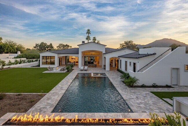 Building Photo - 6500 E Cactus Wren Rd