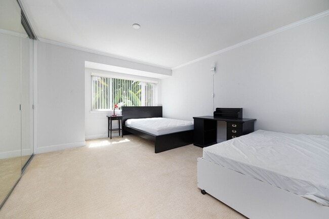 Building Photo - Furnished and Spacious 1 Bedroom Apartment...
