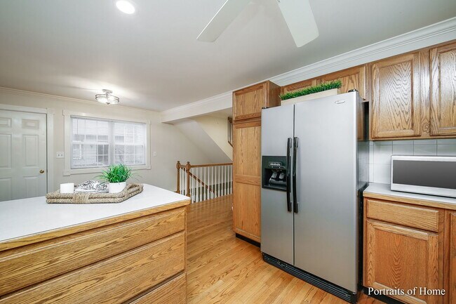 Building Photo - 325 N Loomis St