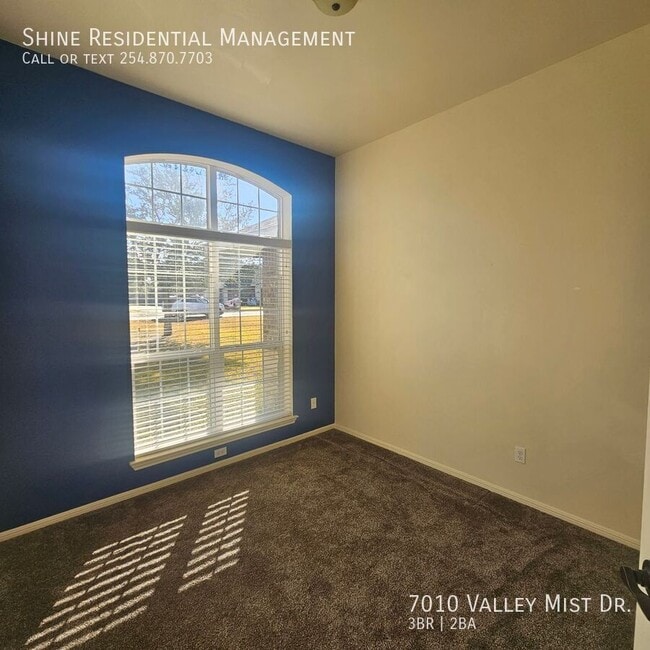 Building Photo - 7010 Valley Mist Dr