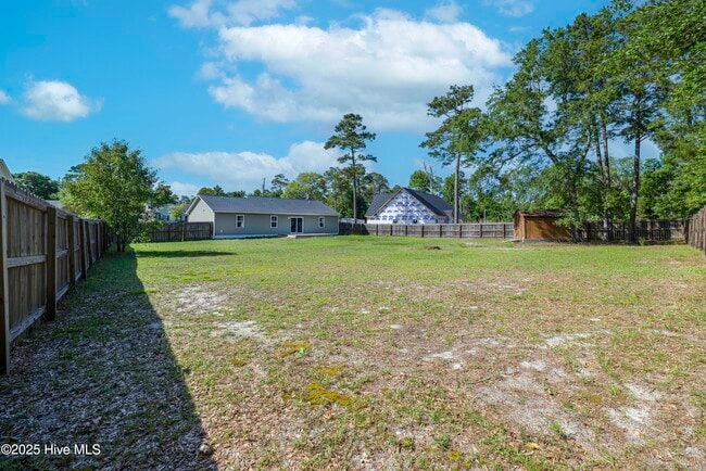 Building Photo - 209 Oak Grove Cir