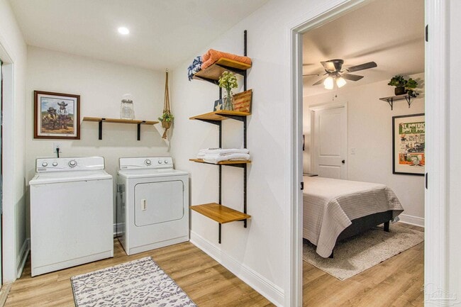 Building Photo - 814 W Gonzalez St