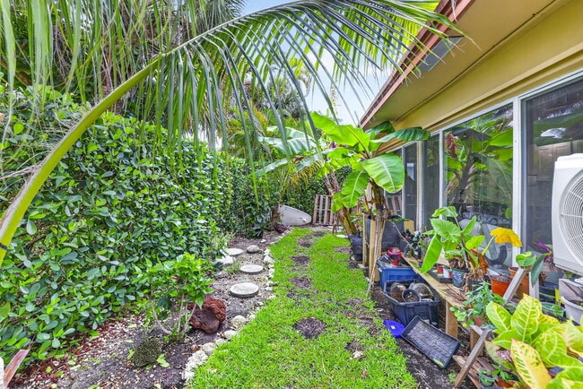Building Photo - 3207 Marine Dr
