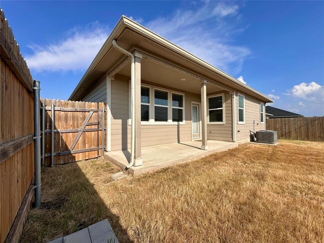 Building Photo - 402 Barton Creek Ln