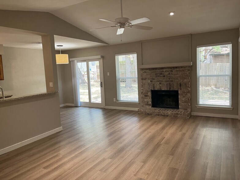 Building Photo - 4501 Dorsett Oaks Cir