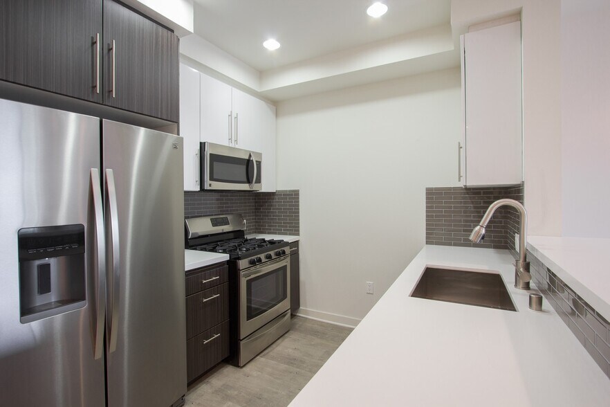 Building Photo - 11929 Courtleigh Dr