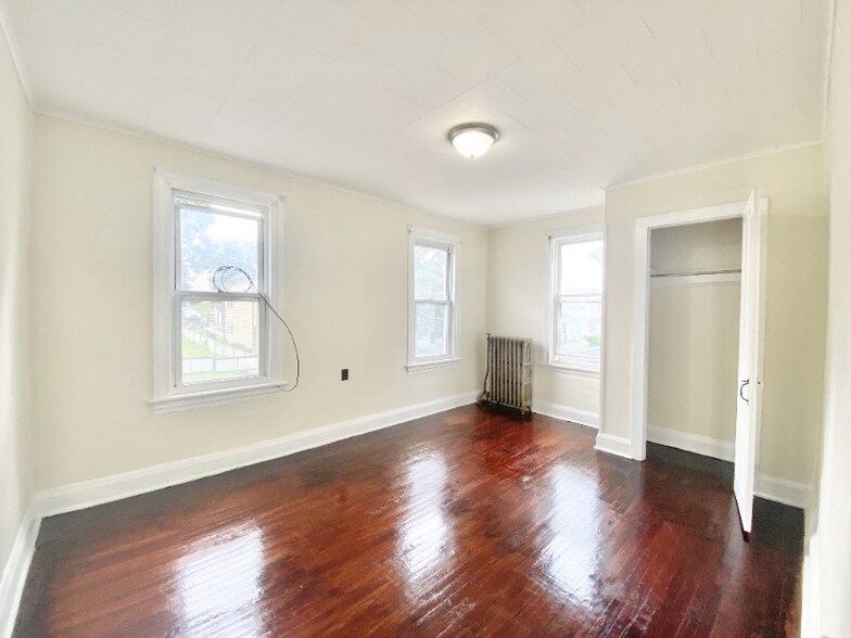 Building Photo - 1001 Cherry St