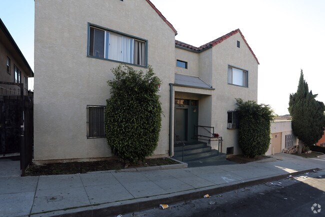 Building Photo - 2626-2646 S Manhattan Pl